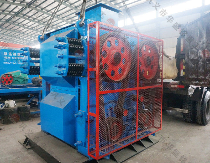 长石 四辊破碎机试机现场 开云官方网页版重工