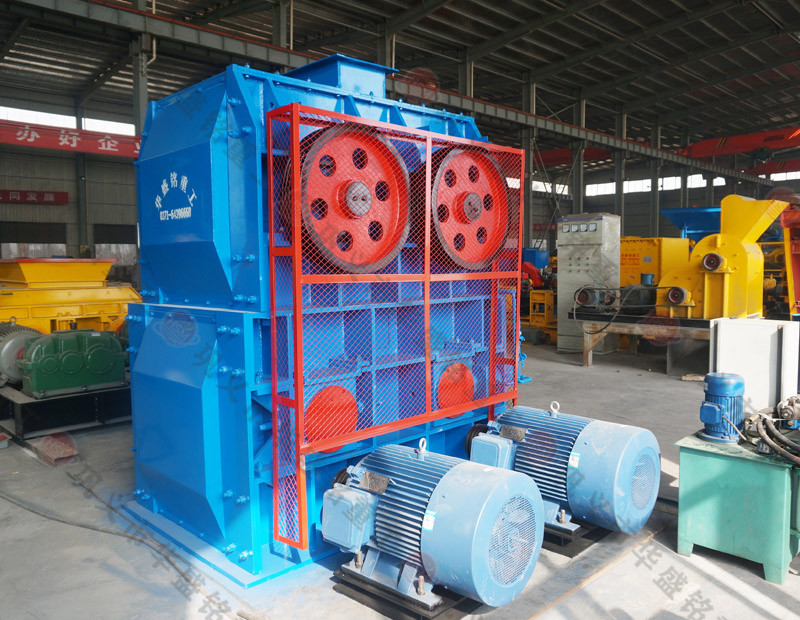 四辊破碎机发货现场 