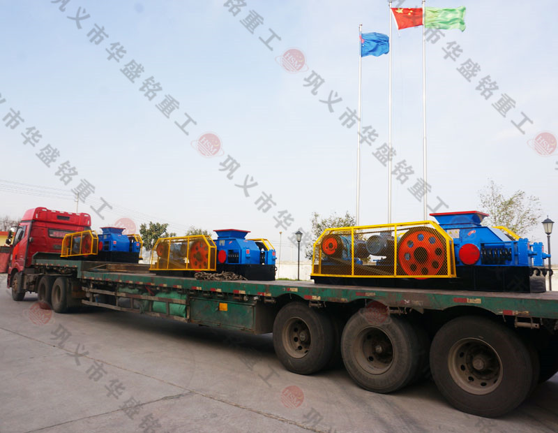 3台中型开云中国发货现场