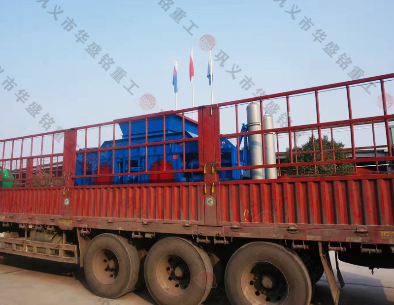 开云官方网页版液压对辊制砂机发往云南 