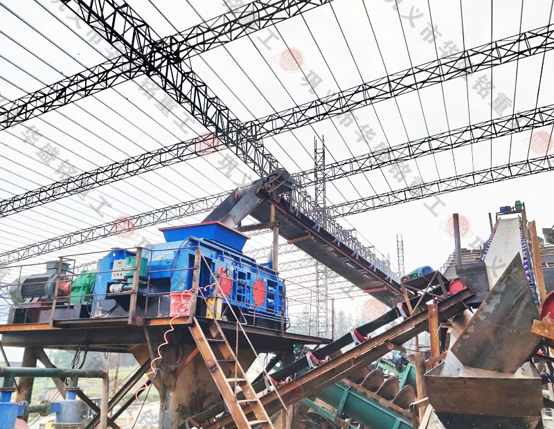 开云官方网页版对辊破碎机发往云南普洱制砂现场 