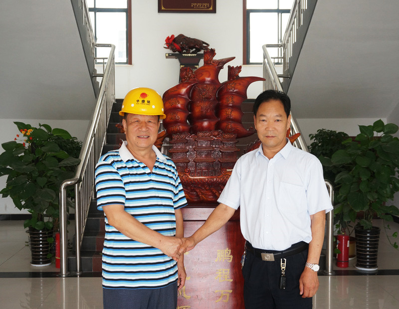 时产250吨对辊破碎机辽宁安装现场 