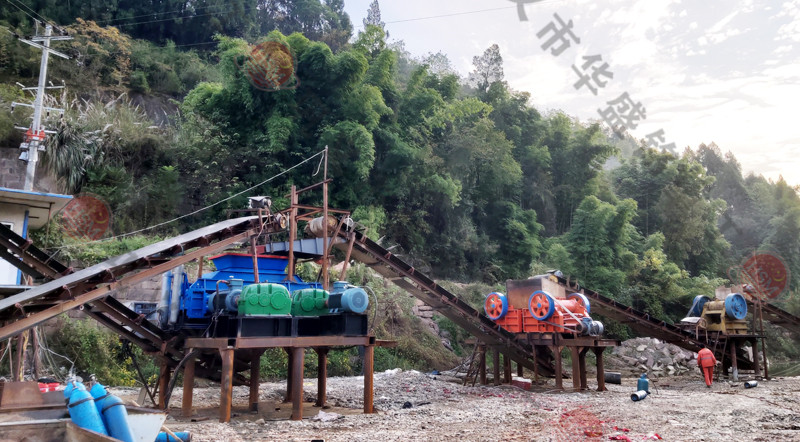 开云官方网页版对辊破碎机发往云南普洱制砂现场