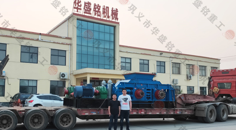 开云官方网页版2PGY1212对辊破碎机机成功发往洛阳